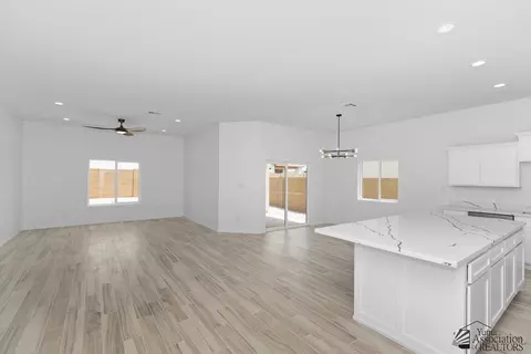Living - 7882 E 35 Pl, Yuma, AZ 85365 photo 1 of 3