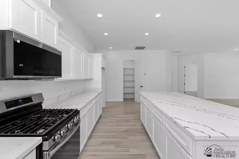 Kitchen - 7882 E 35 Pl, Yuma, AZ 85365 photo 4 of 5