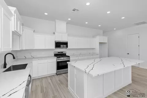 Kitchen - 7882 E 35 Pl, Yuma, AZ 85365 photo 3 of 5