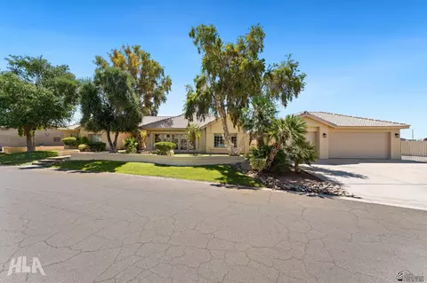 10857 S Via Salida, Yuma, AZ 85367