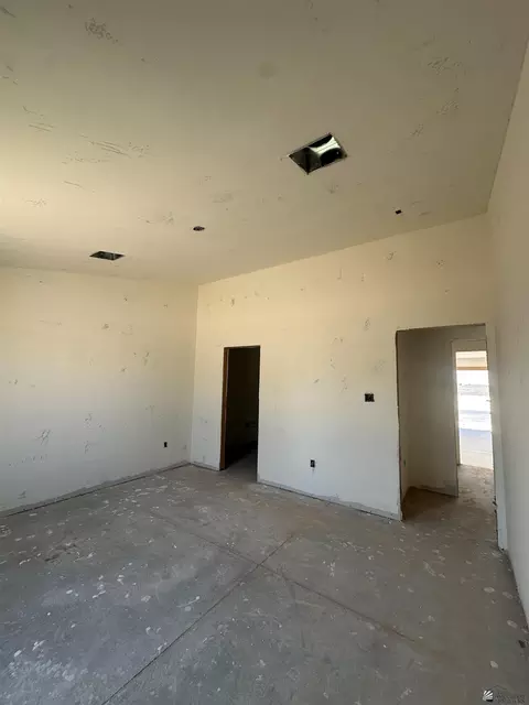 Bedroom - 10811 E 45 Pl, Yuma, AZ 85367 photo 2 of 2