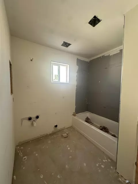 Bath - 10811 E 45 Pl, Yuma, AZ 85367 photo 1 of 3
