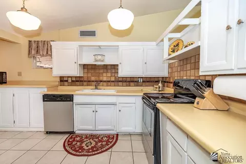 Kitchen - 123 E 25 Pl, Yuma, AZ 85364 photo 2 of 3