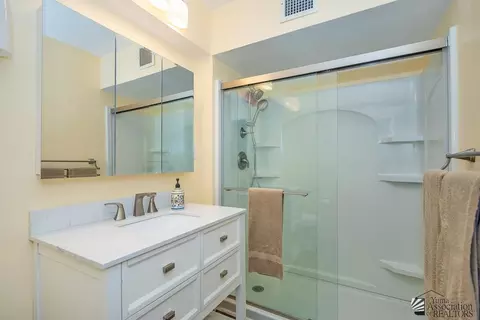 Bath - 123 E 25 Pl, Yuma, AZ 85364 photo 1 of 1