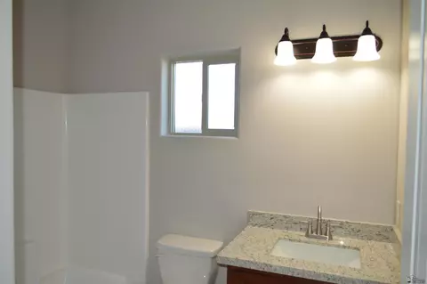 Bath - 13134 E 54 Dr, Yuma, AZ 85367 photo 1 of 4