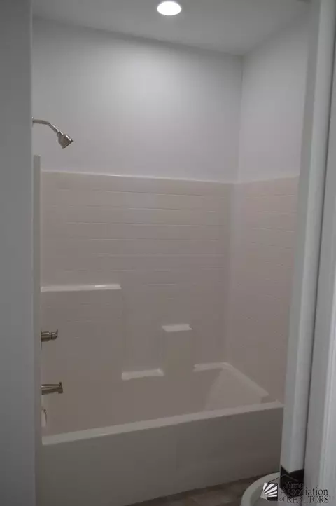 Bath - 13123 E 54 St, Yuma, AZ 85367 photo 2 of 5