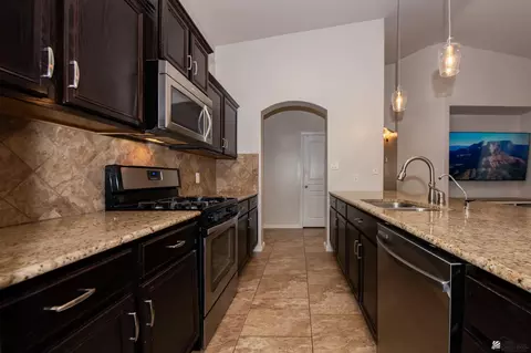 Entry Way - 11660 E 36 St, Yuma, AZ 85367 photo 3 of 3