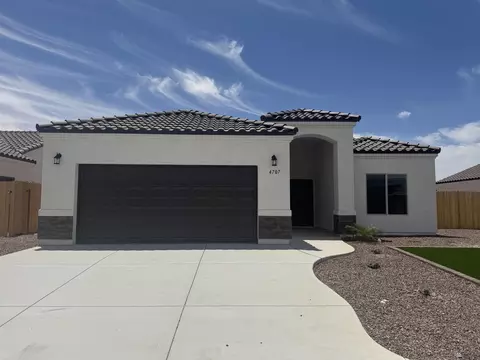 4968 E Ortega St, San Luis, AZ 85336
