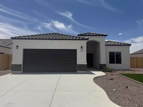 4960 E Ortega St, San Luis, AZ 85336