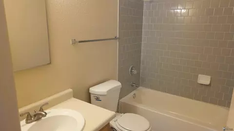 Bath - 2873 S 28 Dr, Yuma, AZ 85364 photo 1 of 1