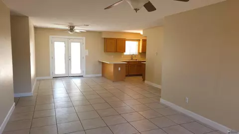 Living - 2873 S 28 Dr, Yuma, AZ 85364 photo 1 of 2