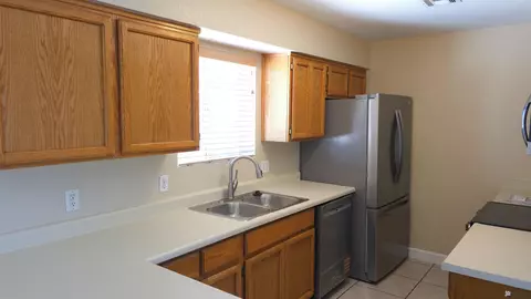 Kitchen - 2873 S 28 Dr, Yuma, AZ 85364 photo 2 of 4