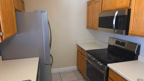 Kitchen - 2873 S 28 Dr, Yuma, AZ 85364 photo 3 of 4