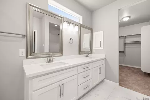 Bath - 7967 E 35 Pl, Yuma, AZ 85365 photo 2 of 5
