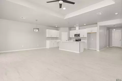 Living - 7967 E 35 Pl, Yuma, AZ 85365 photo 4 of 4