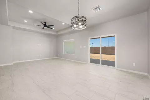 Living - 7967 E 35 Pl, Yuma, AZ 85365 photo 3 of 4