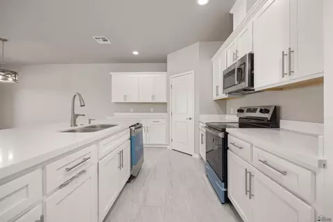Kitchen - 7967 E 35 Pl, Yuma, AZ 85365 photo 1 of 1