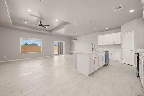Living - 7967 E 35 Pl, Yuma, AZ 85365 photo 1 of 4