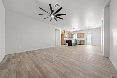 Living - 10792 E 45 Ln, Yuma, AZ 85367 photo 1 of 3