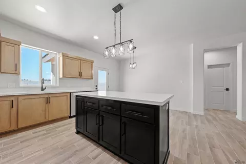 Kitchen - 10792 E 45 Ln, Yuma, AZ 85367 photo 2 of 4