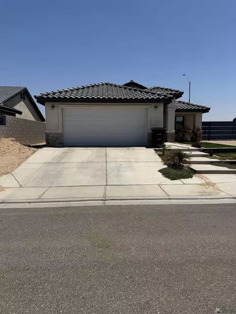 335 N Sahuaro, San Luis, AZ 85336