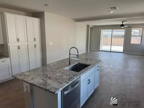 7573 E 35 St, Yuma, AZ 85365 photo 2