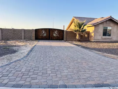 Exterior - 6332 E 46 Pl, Yuma, AZ 85365 photo 3 of 15