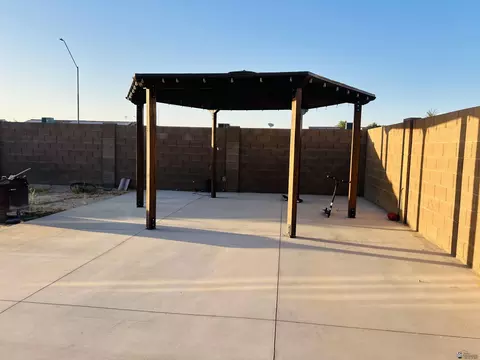 Exterior - 6332 E 46 Pl, Yuma, AZ 85365 photo 9 of 15