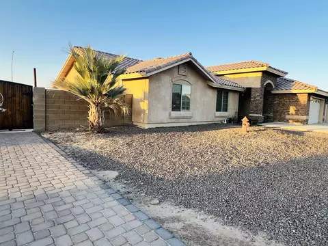 Exterior - 6332 E 46 Pl, Yuma, AZ 85365 photo 2 of 15