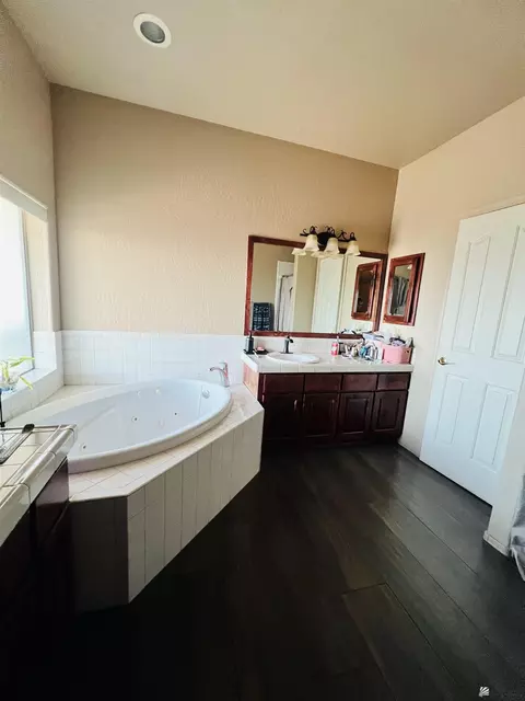 Bath - 6332 E 46 Pl, Yuma, AZ 85365 photo 1 of 1