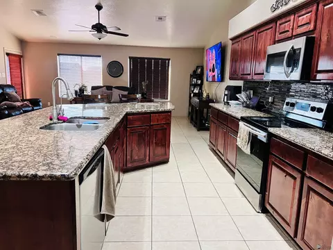 Kitchen - 6332 E 46 Pl, Yuma, AZ 85365 photo 2 of 2