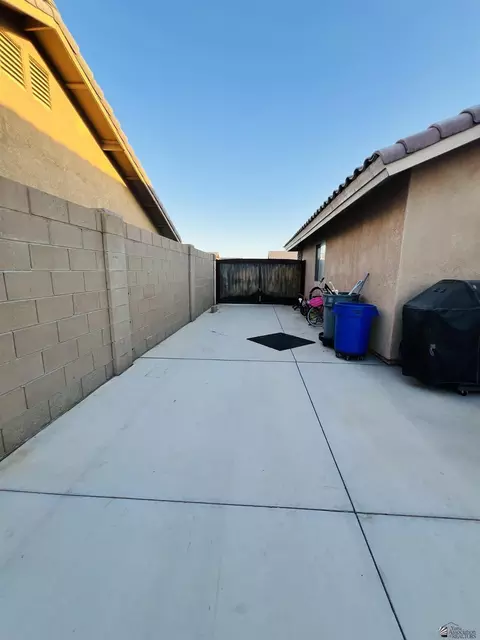 Exterior - 6332 E 46 Pl, Yuma, AZ 85365 photo 8 of 15