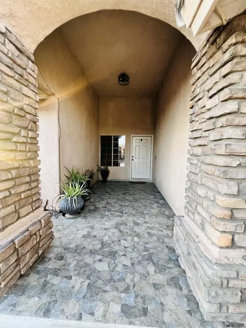 Exterior - 6332 E 46 Pl, Yuma, AZ 85365 photo 5 of 15