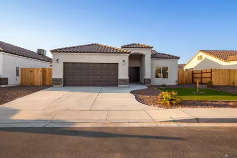 4660 E Jett St, San Luis, AZ 85336