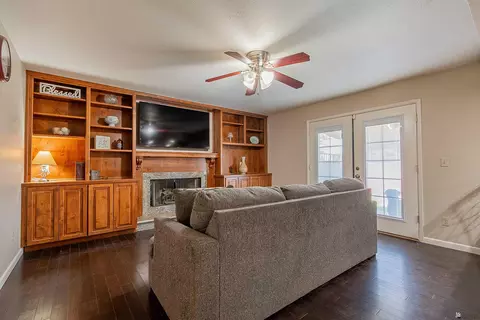 Living - 2110 E 27 St, Yuma, AZ 85364 photo 2 of 3