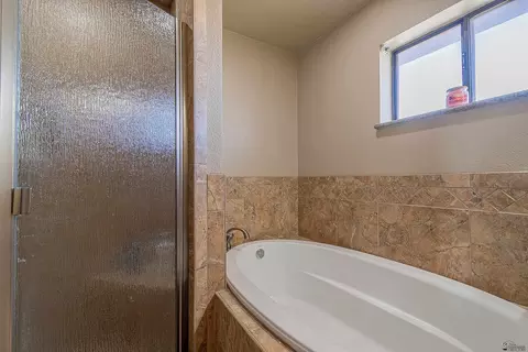 Bath - 2110 E 27 St, Yuma, AZ 85364 photo 3 of 5