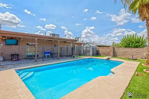 Exterior - 1358 E Morrison St, Yuma, AZ 85365 photo 5 of 8