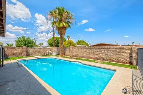 Exterior - 1358 E Morrison St, Yuma, AZ 85365 photo 6 of 8