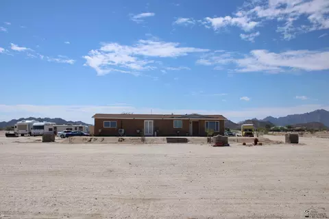 27517 E County 13 34 St, Wellton, AZ 85356