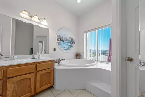 Bath - 14484 E 55 Ln, Yuma, AZ 85367 photo 2 of 6