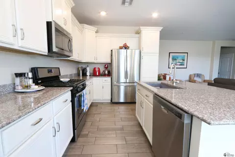 Kitchen - 6015 E Morning Ln, Yuma, AZ 85365 photo 4 of 4