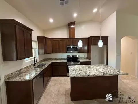 Kitchen - 13882 E 47 Ln, Yuma, AZ 85367 photo 1 of 2