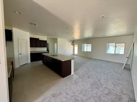 7402 E 45 Pl, Yuma, AZ 85365 photo 2