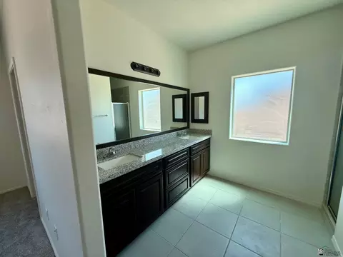 7402 E 45 Pl, Yuma, AZ 85365 photo 8