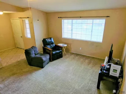 Living - 7124 E 25 St, Yuma, AZ 85365 photo 2 of 2