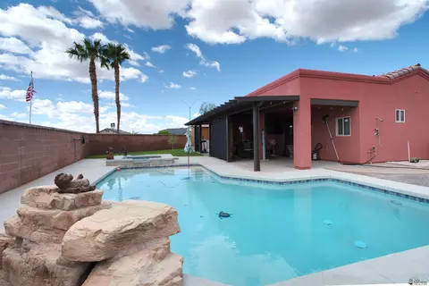 Exterior - 8021 E 35 Pl, Yuma, AZ 85365 photo 2 of 8