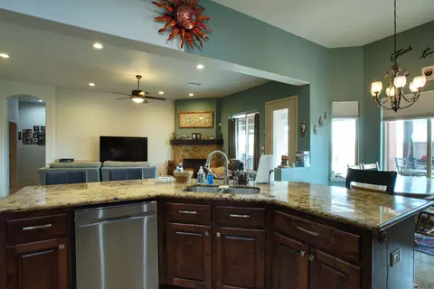 Kitchen - 8021 E 35 Pl, Yuma, AZ 85365 photo 3 of 3