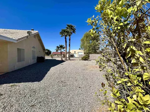 Exterior - 13411 E 37 Pl, Yuma, AZ 85367 photo 7 of 9