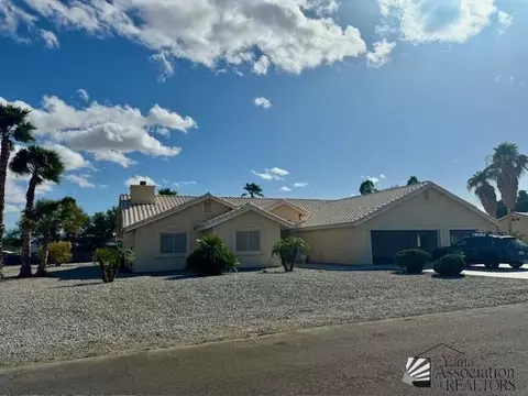 Exterior - 13411 E 37 Pl, Yuma, AZ 85367 photo 8 of 9