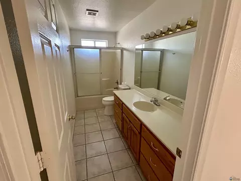 Bath - 13411 E 37 Pl, Yuma, AZ 85367 photo 2 of 2